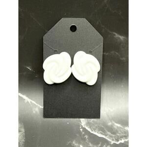 Vintage 80's Plastic Fashion Rose Button Stud Earrings White 1in